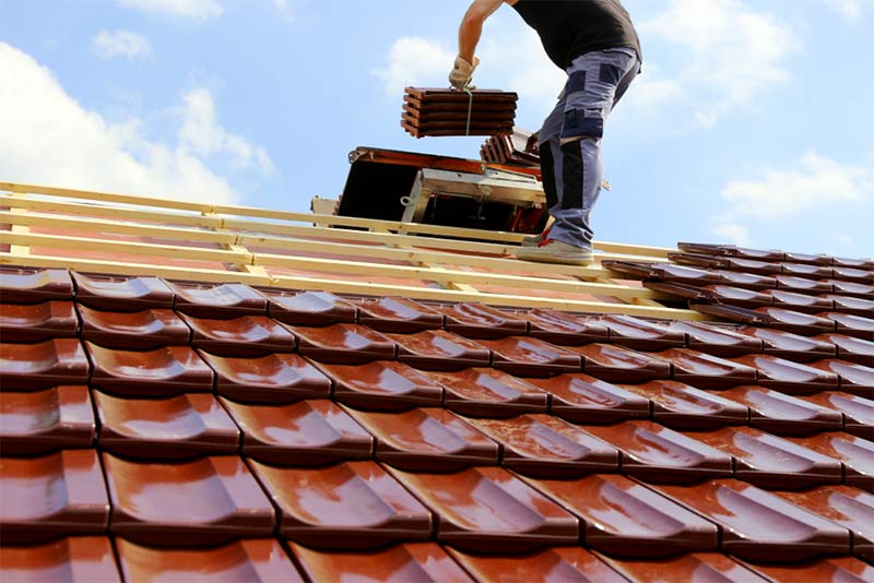 COUVERTURE – CHARPENTE - BARDAGE – RÉNOVATION BOIS : sur Chambéry – Savoie – Rhône-Alpes - Confiez vos travaux de toiture à un artisan qualifié charpentier, couvreur, zingueur, menuisier.