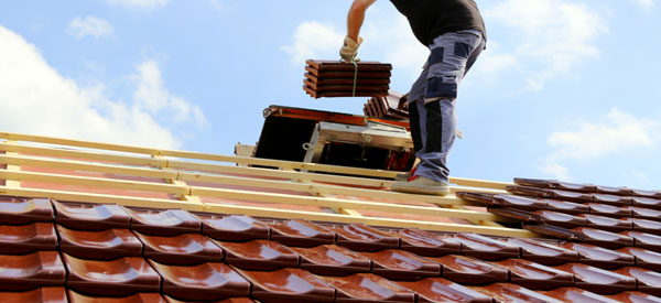 COUVERTURE – CHARPENTE - BARDAGE – RÉNOVATION BOIS :  sur Chambéry – Savoie – Rhône-Alpes - Confiez vos travaux de toiture à un artisan qualifié charpentier, couvreur, zingueur, menuisier.